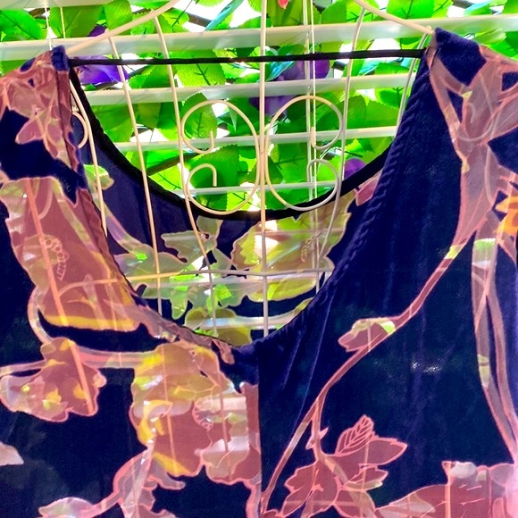 Bobeau burnout midnight blue velvet & lavender chiffon top - Picture 4 of 7